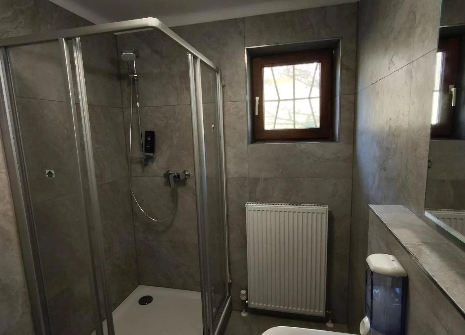 Homestay Spacious Room In Modern Flat Innsbruck